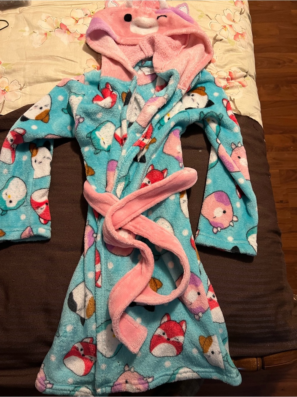 Squishmallows Blue Pink Robe Girls Size 10 Cam, Fifi, Winston, Patty Cow Hood